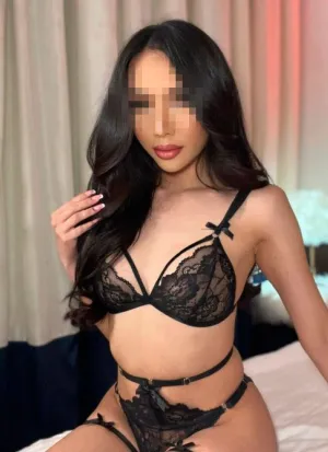 Анджела Сарафян жалаңаш